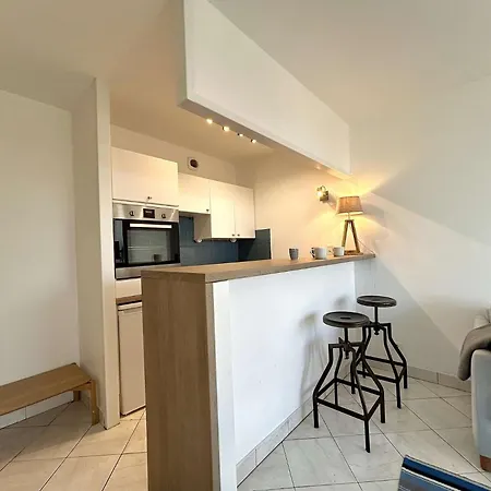 Garden Beach, T2 - Et Commerces A Proximite - - Lb340-002 Apartment
